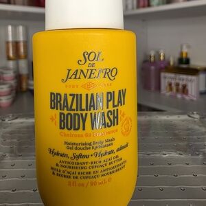 Sol de Janeiro Brazilian Play Body Wash in Vibrant Yellow